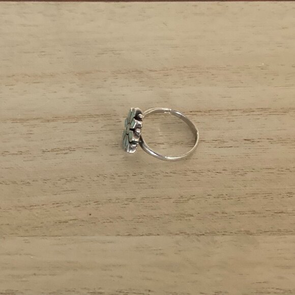 Ring Turquoise flower set in 925 Silver Sz 8 - Picture 4 of 6